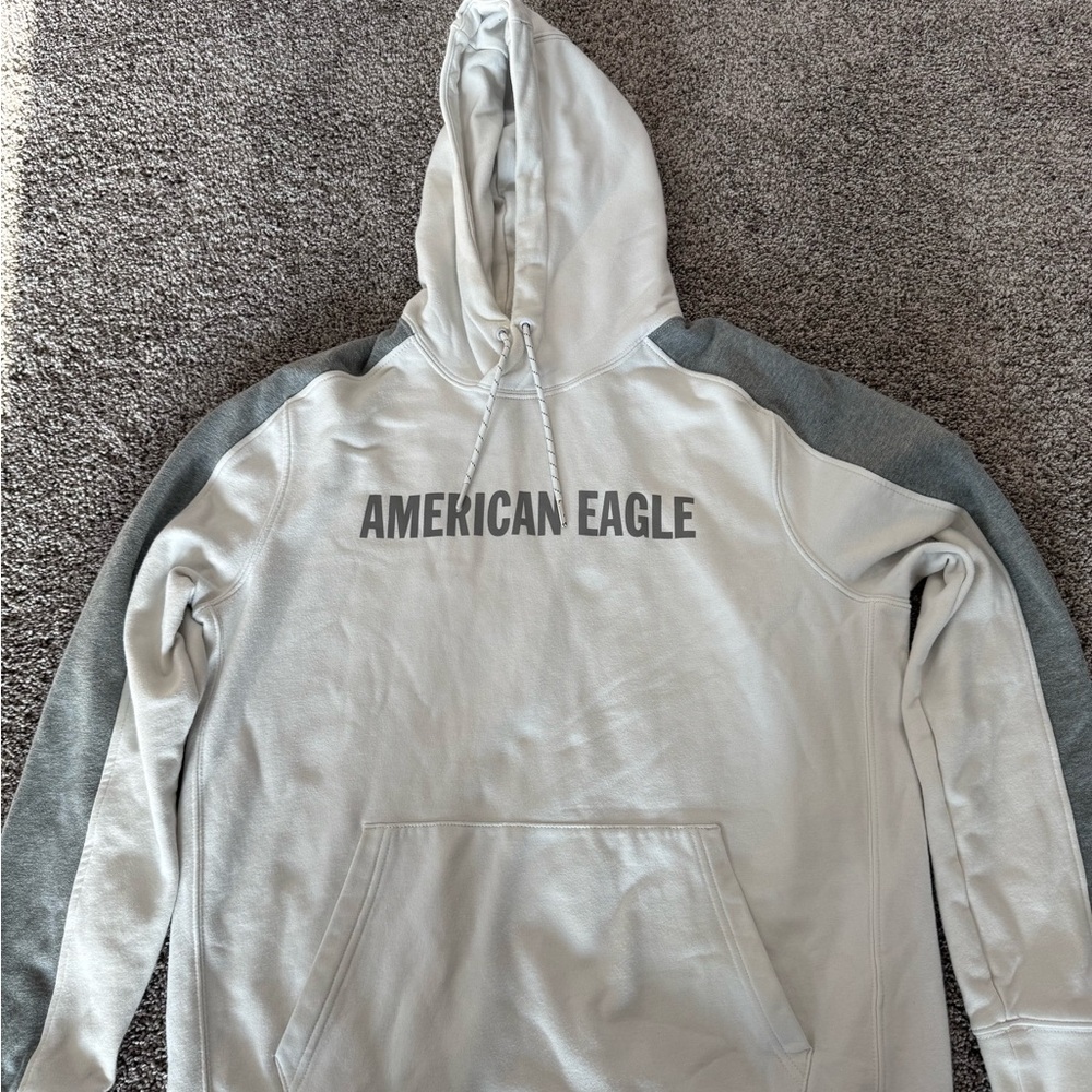 Men’s American Eagle Outfitters Gray and White Hoodie Size: M
